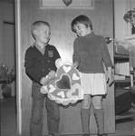 Valentine's Day, 2 children not identified