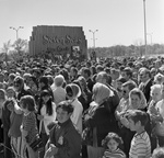 Crowd at Seven Seas, Arlington, Texas