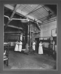 Women working in Fort Worth Macaroni Co.