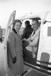 Bob Schieffer with Gladys Payne Schieffer before leaving for Vietnam War