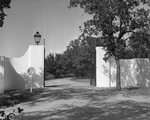 Shady Oak Farm, gate entrance