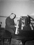 Roy Thomas plays piano : Goodfellows activities