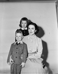 Mrs. A. L. Trollinger and children