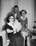 Mrs. Enoch E. Jones, Linda Ruth, and the babies parents, Mr. and Mrs. Enoch G. Jones