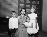 Mrs. Malcolm B. Fleet with children Jennifer, Malcolm, Jr. and Cynthia