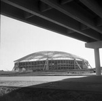 Nearing completion, construction of Texas Stadium