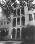 Front entrance of UTA's Ransom Hall